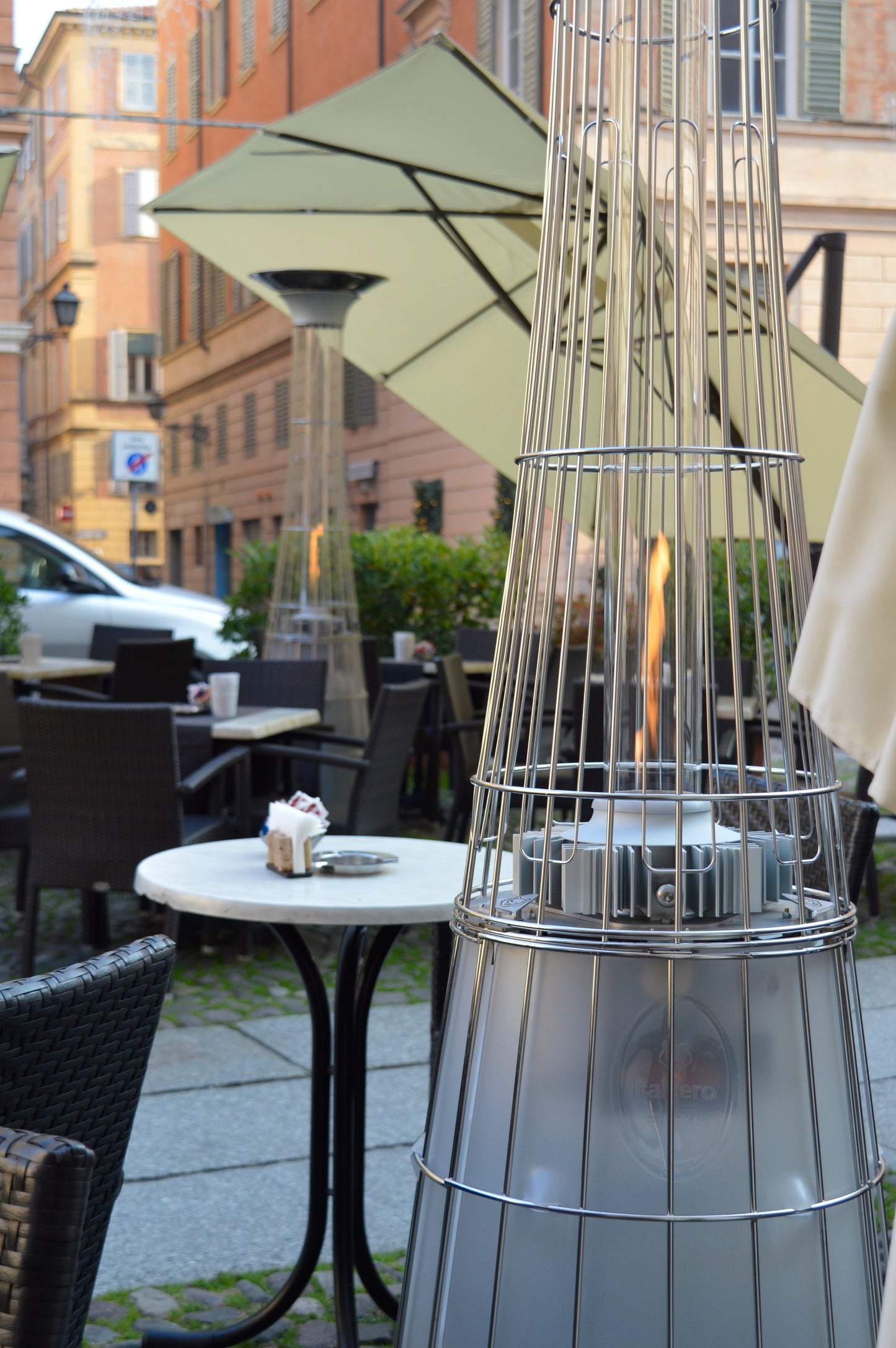Luxe Terrasverwarmer Dolce Vita EP – Buitenhaard met LED | Italkero - Chique Buiten Leven - Italkero - Terrasverwarmer op gas