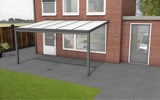 Aluminium terrasoverkapping 500x300 cm met polycarbonaat dak op 2 staanders – YARD Outdoor, moderne aanbouw.