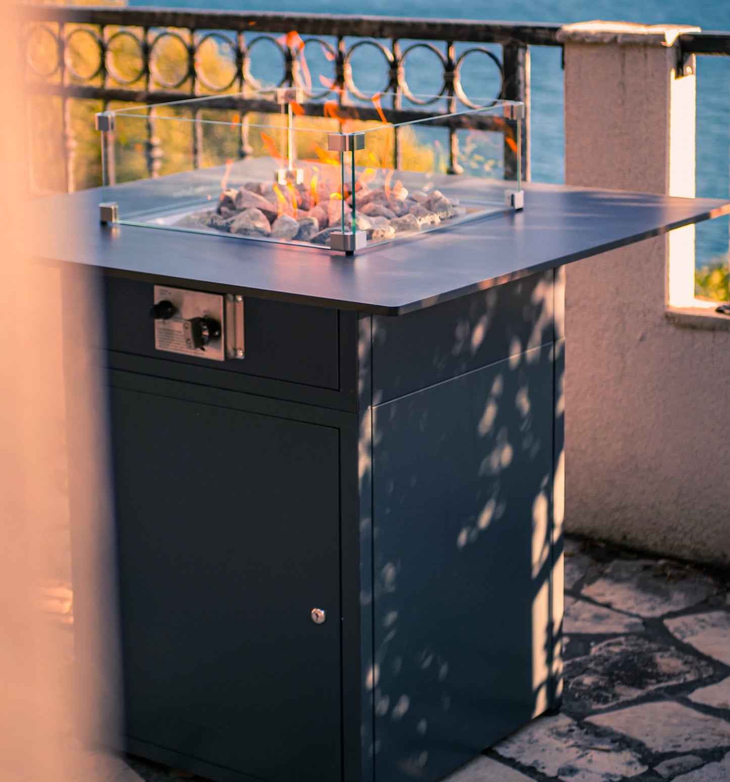 Vuurtafel voor Buiten – Compacte Luxe Gashaard Tafel - Slava - Chique Buiten Leven - Engasco - Vuurtafel