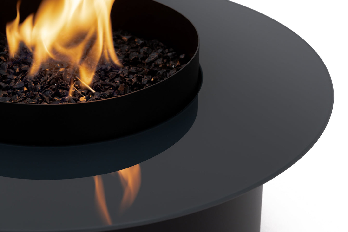 Close-up van de Planika Gas Vuurtafel – Hoogwaardige afwerking en keramisch tafelblad met krasbestendige eigenschappen.