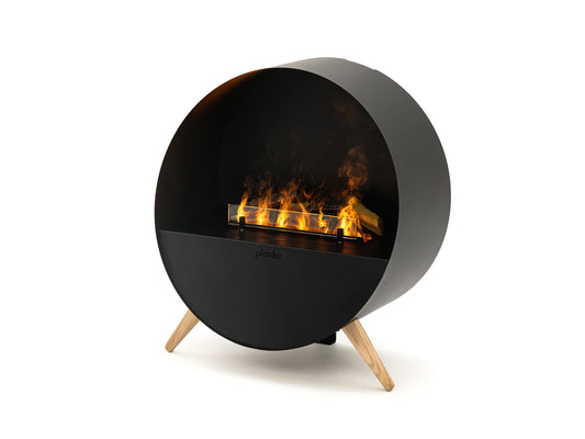 Misty waterdamp haard van Planika – moderne zwarte sfeerhaard met realistisch vlameffect in een stijlvol interieur.