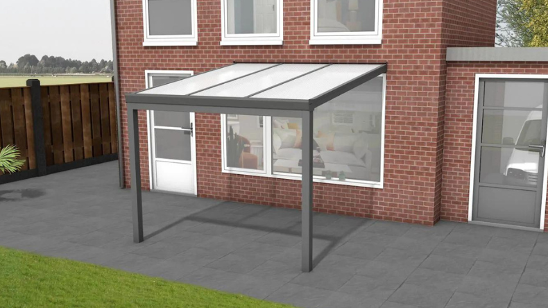 Moderne aluminium veranda van 3,058m x 2,5m op een stijlvol terras. Strak antraciet ontwerp met polycarbonaat dak voor optimale lichtinval en bescherming tegen regen.