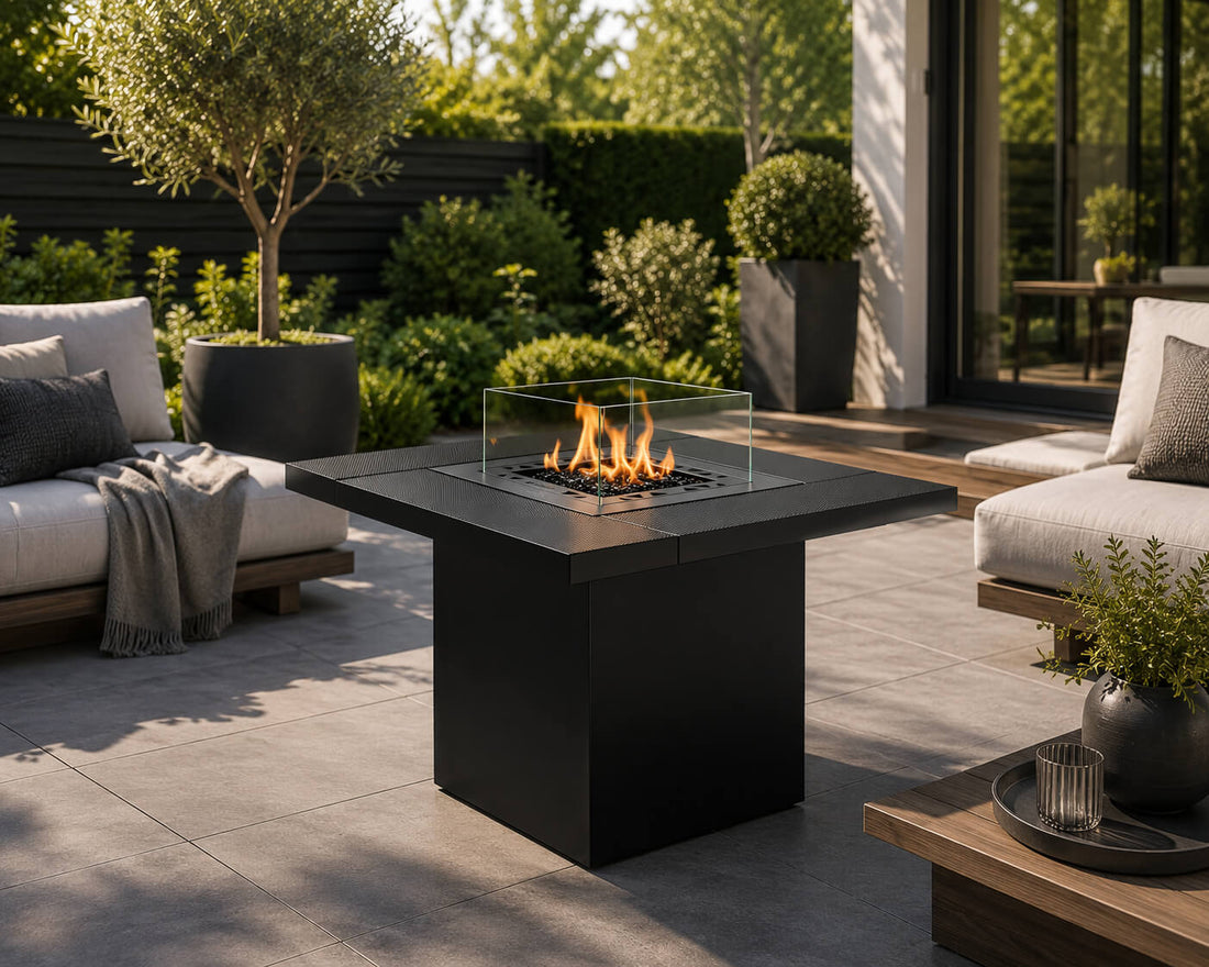 Planika Square Table: de vierkante gas vuurtafel voor buiten die design en vuurbeleving verenigt