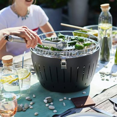 LotusGrill BBQ – rookvrije tafelbarbecue met innovatief luchtcirculatiesysteem, binnen 3 minuten klaar voor gebruik.