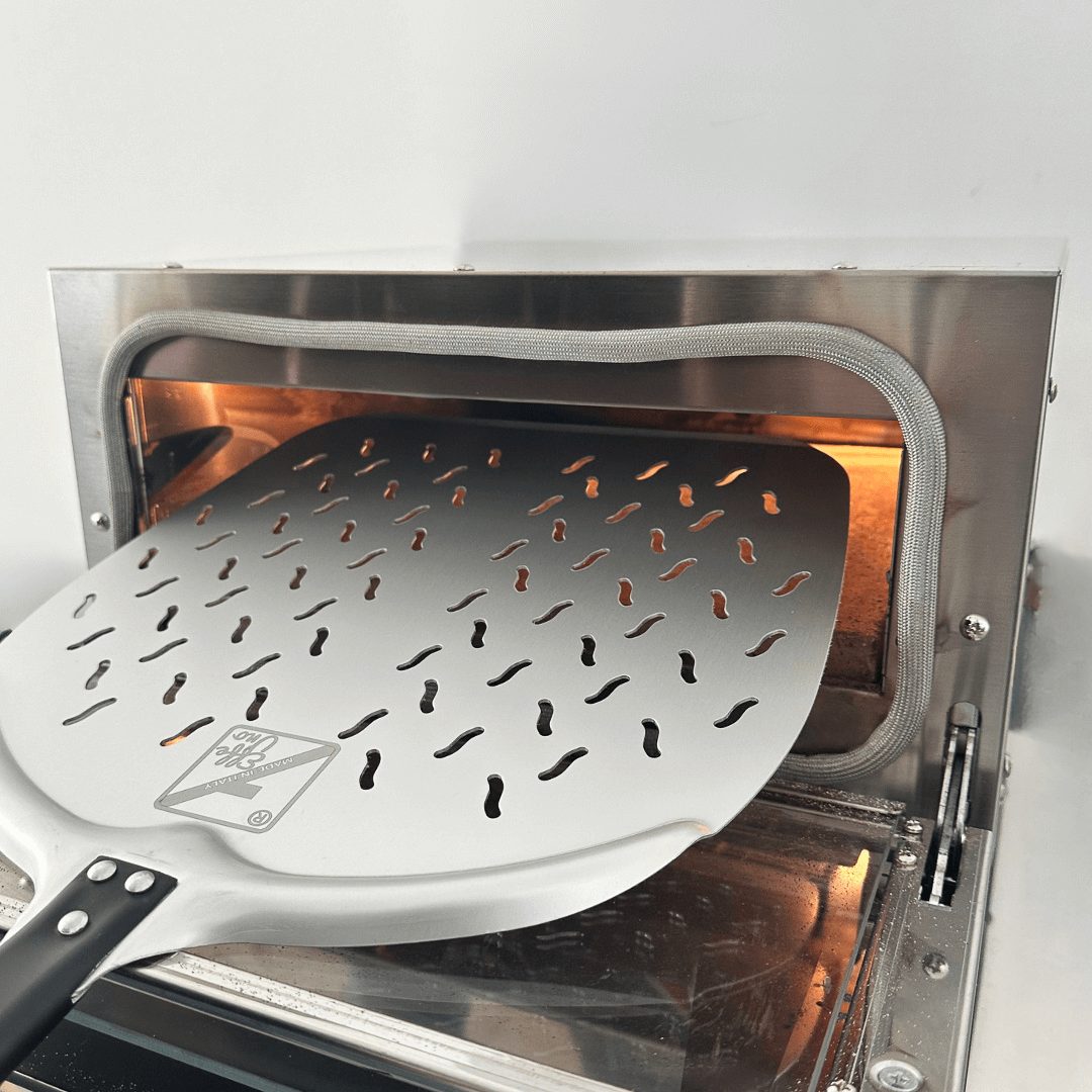 Effeuno geperforeerde aluminium pizzaschep 33 cm - detailfoto 3