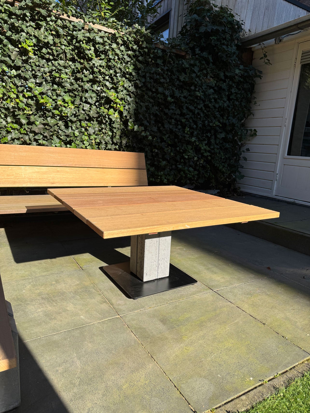 Rock Products C3 Table – Tuintafel van Beton & Hout