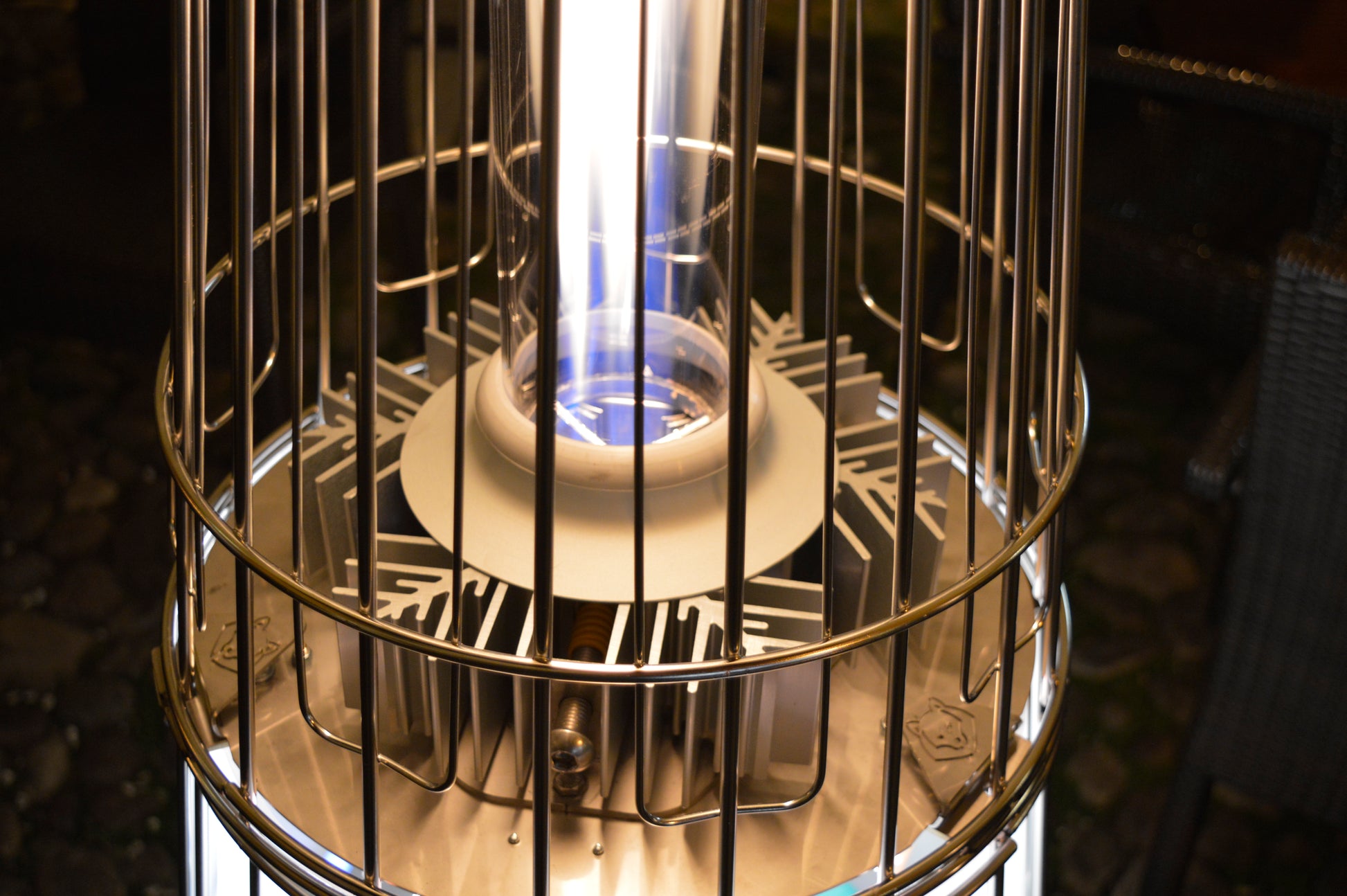Close-up van de Italkero Dolce Vita EP terrasverwarmer met LED-basis

