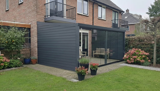 Aluminium Veranda met Glasdak 460x300 cm – Yard Velvetline met Aluminium Zijwanden en Glazen Schuifwan