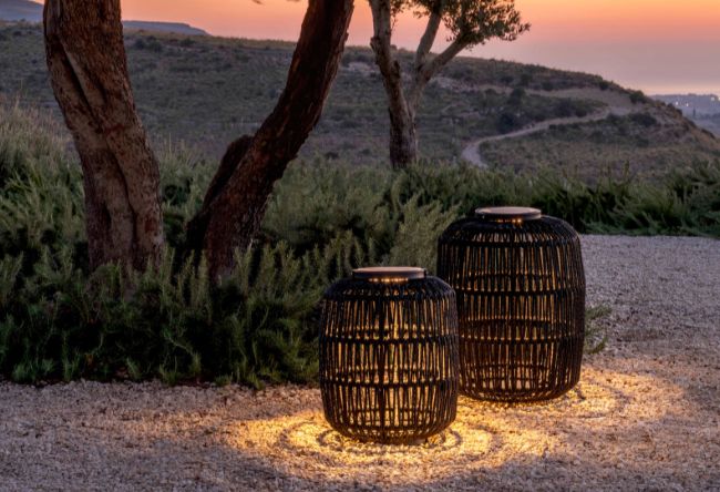 Buitenlamp op Zonne - energie | Jardinico | Noto Oval in Teakhout - Chique Buiten Leven - Jardinico - Buitenlamp op Zonne - energie