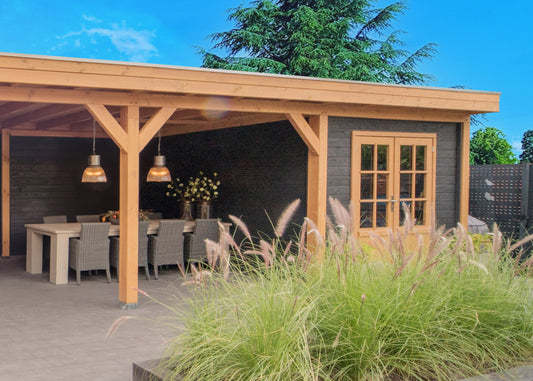 Douglas Houten Overkapping 650x300 met Berging en Glazen Schuifwanden – YARD Outdoor
