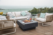 Elementi Manhattan Dark Grey vuurtafel op een modern terras met loungeset