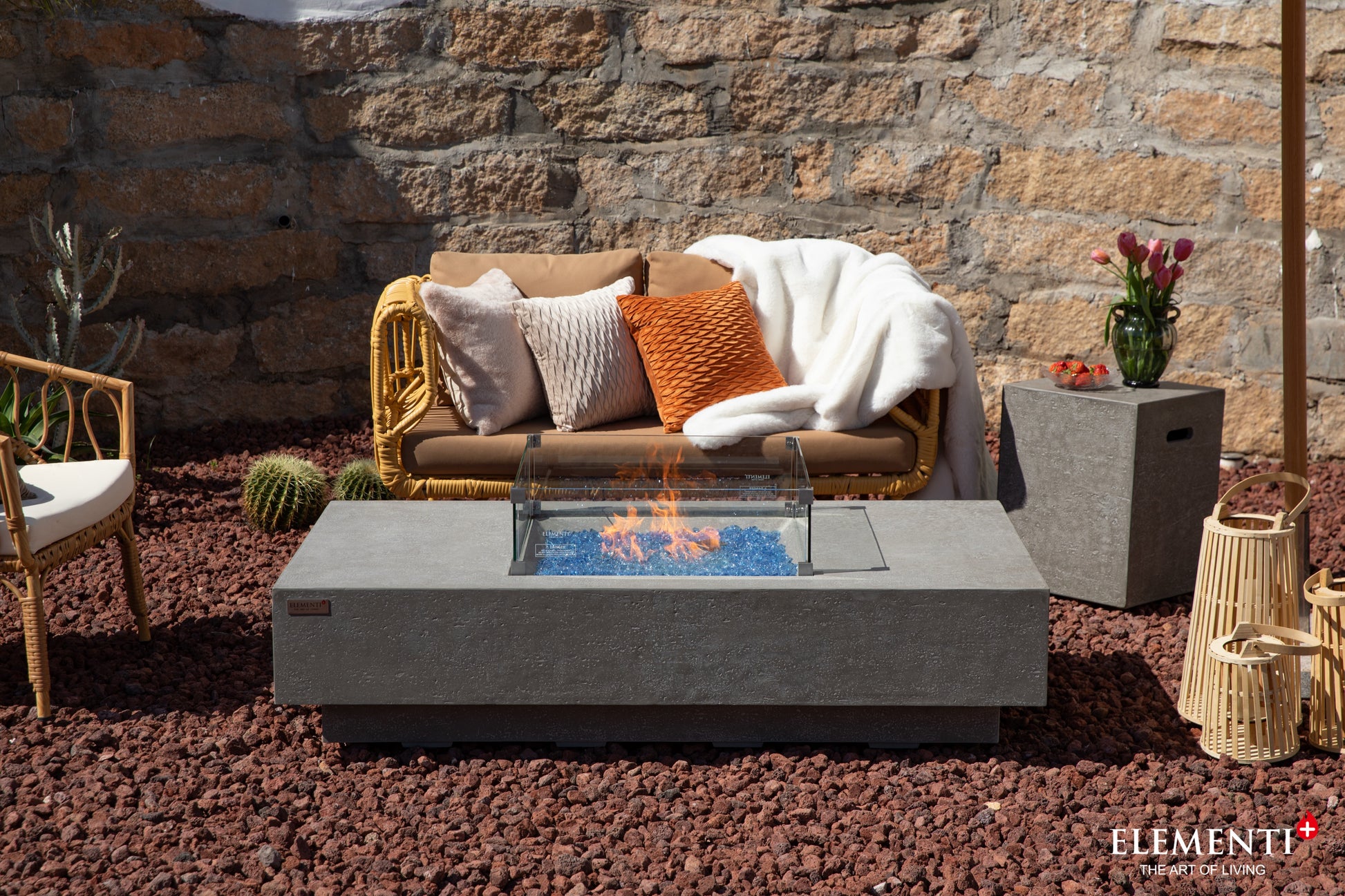 Elementi Monte Carlo Light Grey – in buitenopstelling