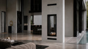 Wild Flame Fame verticale bio-ethanol doorkijkhaard met volle glas 60 x 100 cm – sfeerfoto