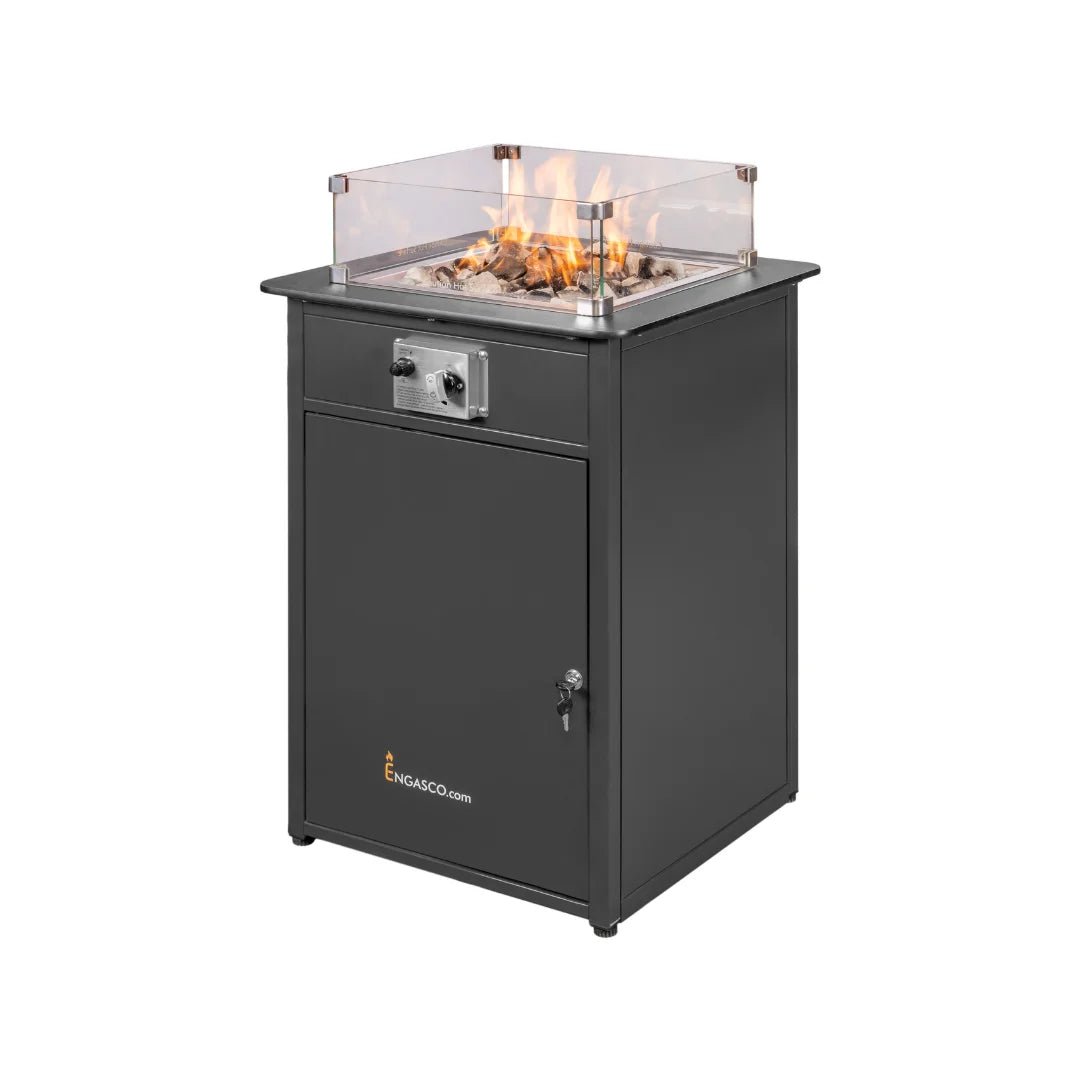 Heater voor buiten op gas in gebruik op een chique hotelterras