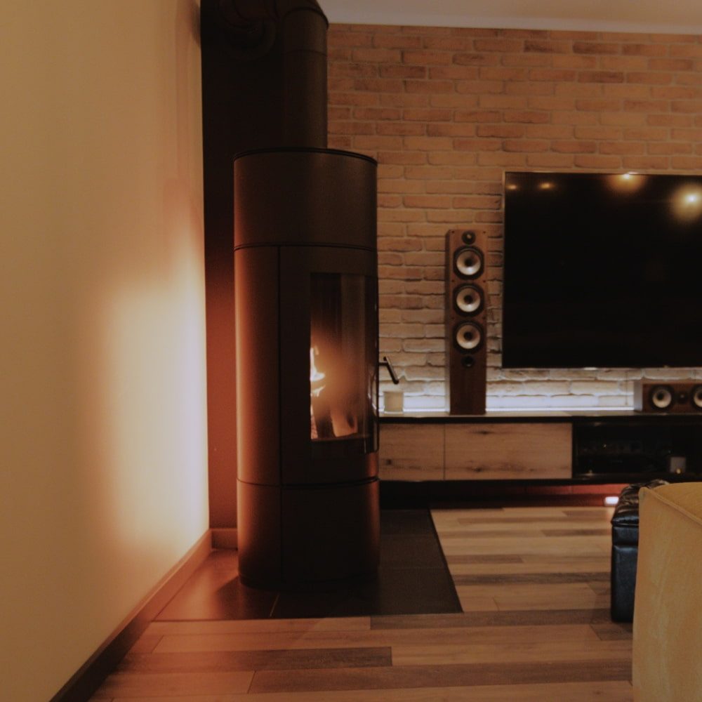 Kratki ANTARES met zwarte Thermotec bekleding in een interieur