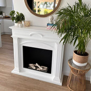 Witte Kratki DECEMBER bio-ethanol haard in een interieur