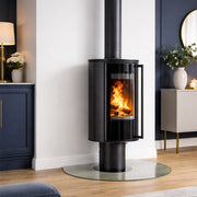 Kratki ERIK N/O draaibare houtkachel op voet in een modern interieur