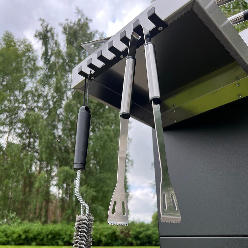 Kratki FESTUM 628 mit Seitenablage für Grillzubehör