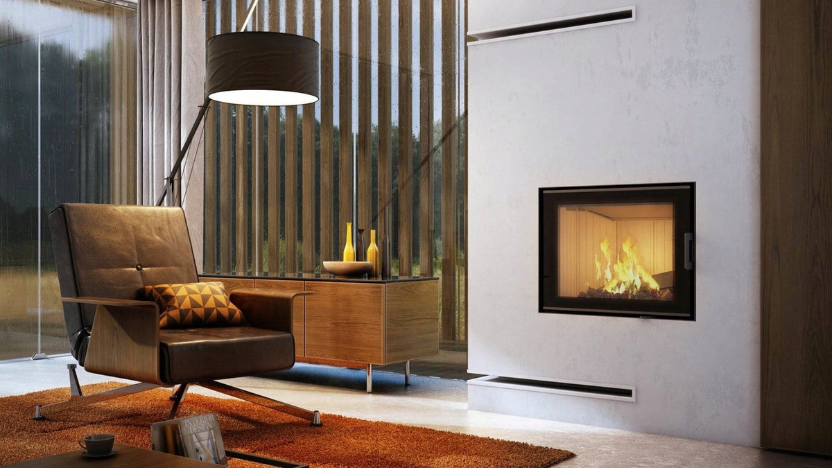 Kratki NADIA 10 inbouwhaard hout 10 kW, draaideur – sfeerbeeld