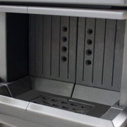 Kratki NBC 680/280 inbouwhaard hout, zijglas links en rechts – sfeerbeeld in een interieur