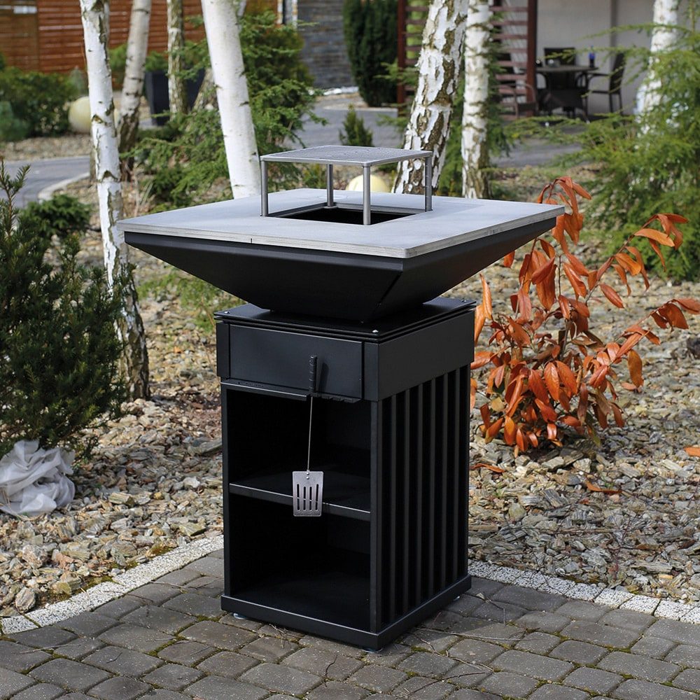 Kratki QUADRUM BBQ V verticale grillhaard op het terras