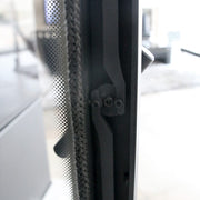 Kratki THOR VIEW met zwarte Thermotec in een interieur
