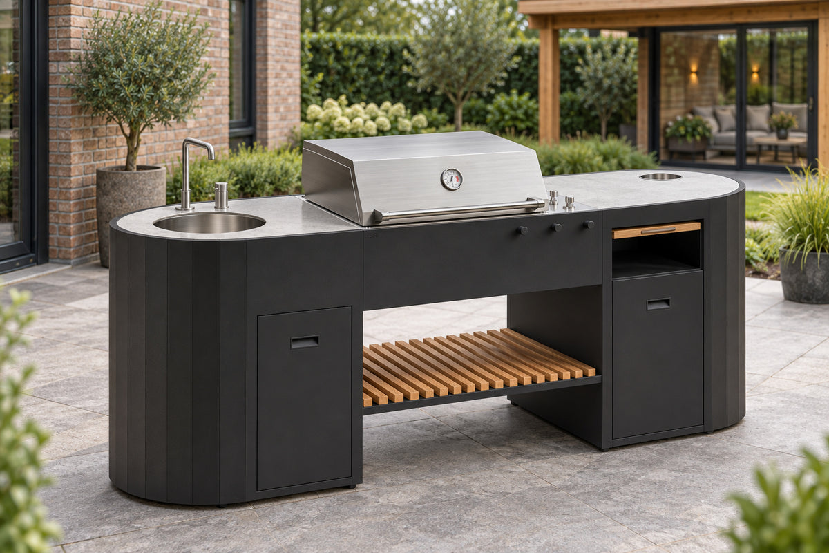 Q-boo OVO GL luxe buitenkeuken met gasbarbecue, spoelbak met kraan en Dekton werkblad in moderne tuin