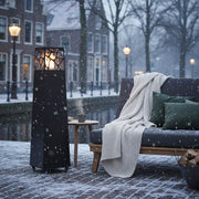 Terrasverwarmer op gas voor HORECA – pyramid zwart buitenleven | sfeerfoto