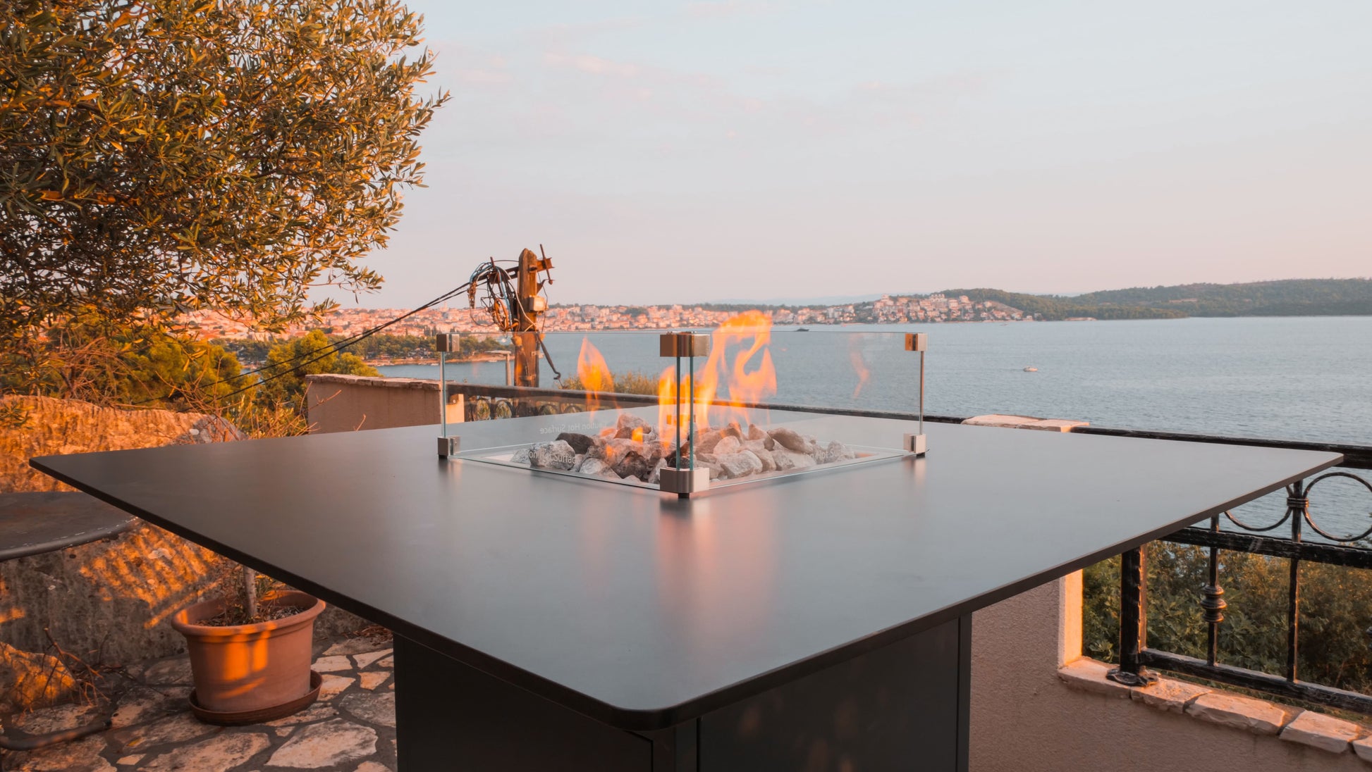 Vuurtafel voor Buiten – Luxe Gashaard Tafel - Slava Low - Chique Buiten Leven - Engasco - Vuurtafel