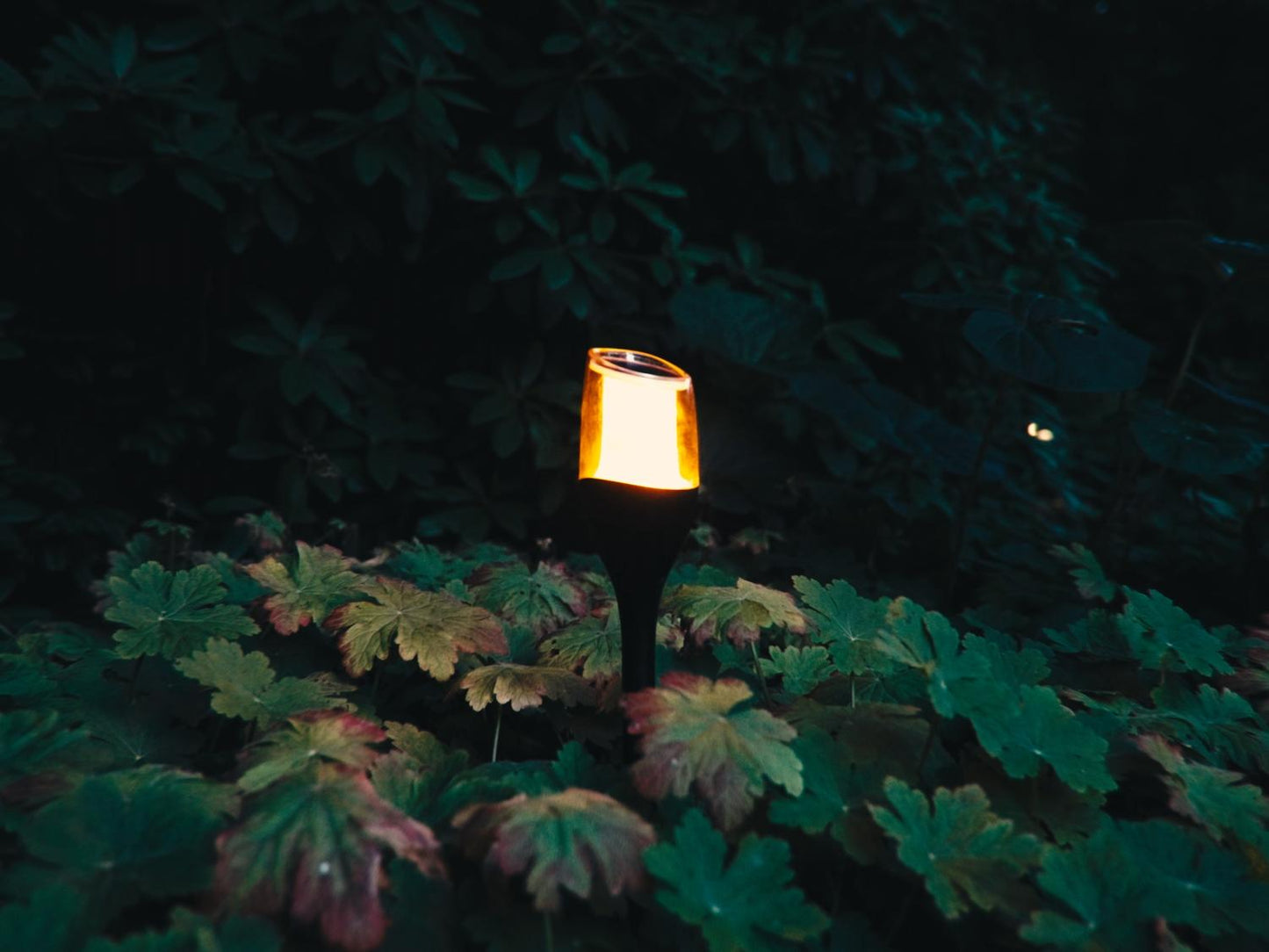 ZOLUNA Solar Spike Light ANKY – Sfeervolle Tuinverlichting met Vlam Effect - Chique Buiten Leven - Zoluna Solar tuinspot