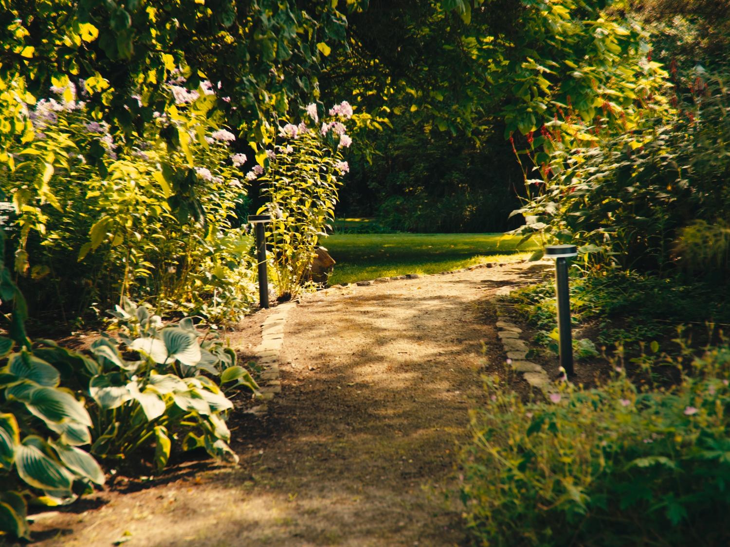 ZOLUNA Solar Spike Light GUUS – Premium Buitenverlichting op Zonne - energie - Chique Buiten Leven - Zoluna Solar prikspot